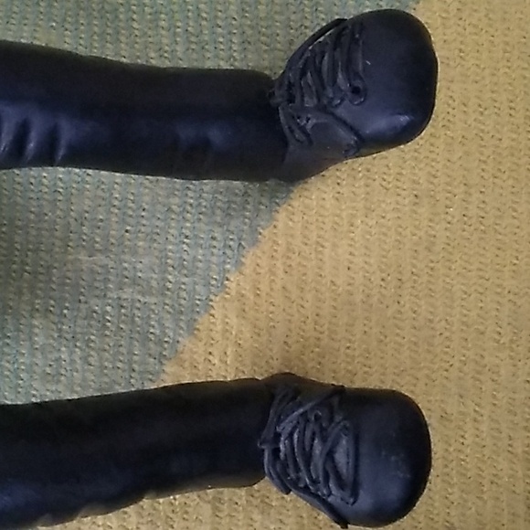 Diana Manning Shelf Sitter Limited Edition Doctor - Picture 8 of 12